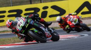 WSBK, Donington, Jonathan Rea: “Tive problemas de travões e quase choquei com o Toprak” thumbnail