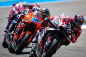 MotoGP: KTM quer um ‘Dream Team’ na Tech3, impedindo o acesso de Oliveira e Fernandez à RNF Aprilia em 2023 thumbnail