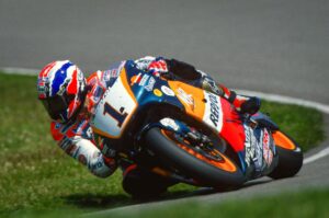 MotoGP, Mick Doohan: Os cinco títulos consecutivos do trovão australiano thumbnail