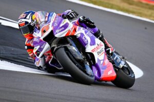 MotoGP, Áustria, TL2: Johann Zarco encabeça domínio da Ducati, Oliveira 22.º com queda thumbnail