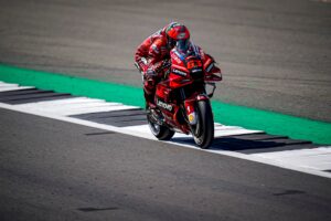 MotoGP, Grã-Bretanha, Corrida: Francesco Bagnaia vence após as férias thumbnail