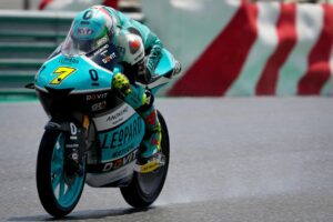 Moto3, Japão, TL2: Dennis Foggia como peixe na água thumbnail