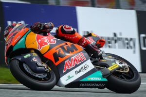 Moto2, Aragão, TL1: Augusto Fernandez carrega forte sobre a concorrência thumbnail