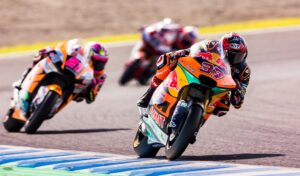 Moto2, Japão, Augusto Fernández (2º): “O campeonato está em aberto, é preciso manter o foco” thumbnail