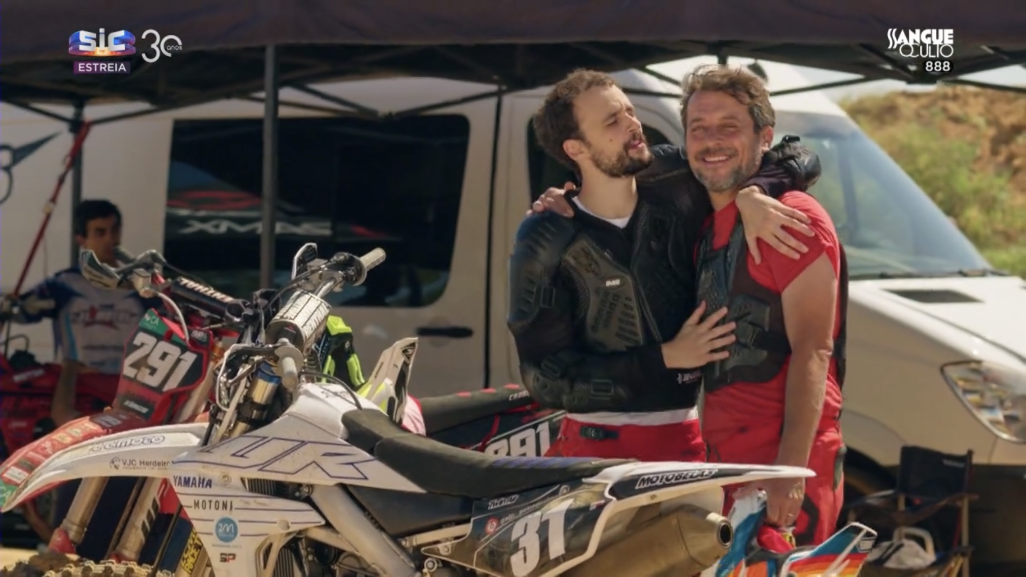Motocross em destaque no primeiro episódio de novela da SIC thumbnail