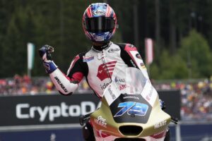 Moto2, Japão, Corrida: Vitória caseira de Ai Ogura thumbnail