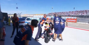 Moto3: Disputa entre mecânicos e os Fernandez seguiu noite dentro thumbnail