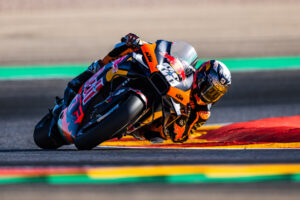 MotoGP, Miguel Oliveira no top-10 antes da chegada da chuva thumbnail