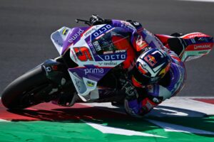 MotoGP, Austrália, Warm Up: Zarco na frente, Oliveira quarto debaixo de chuva thumbnail