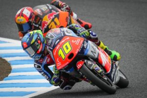 Moto3, Austrália, TL1: Diogo Moreira na frente, queda de Guevara thumbnail