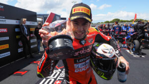 WSBK, Superpole Race: Bautista arrisca nos slick para vencer thumbnail