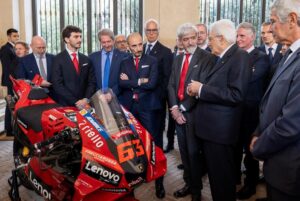 MotoGP, Francesco Bagnaia e Ducati visitaram presidente italiano thumbnail