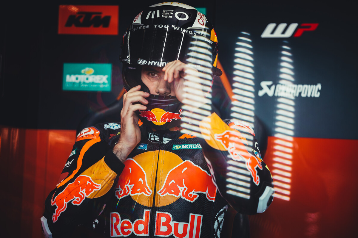 MotoGP, Valência: Oliveira larga da 5.ª fila para a corrida de despedida da  KTM - MotoSport