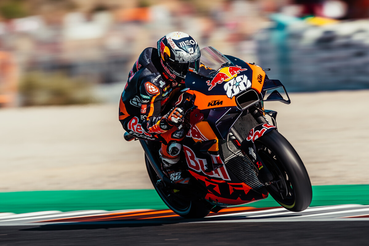 MotoGP, Valência: Oliveira larga da 5.ª fila para a corrida de despedida da  KTM - MotoSport