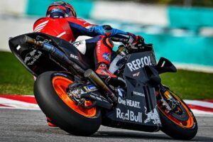 MotoGP: Honda com a Akrapovič nos Grandes Prémios thumbnail