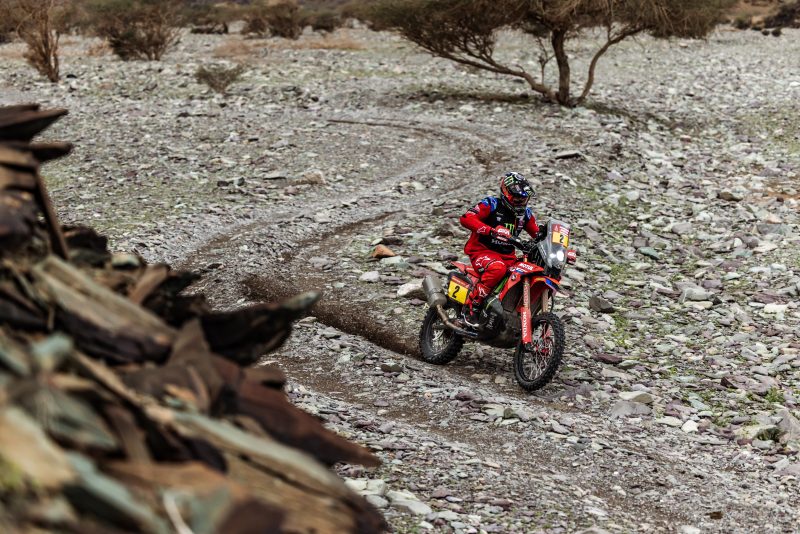 Dakar, Etapa 2, Ricky Brabec, 15.º: “Muito exigente para nós e para a moto” thumbnail