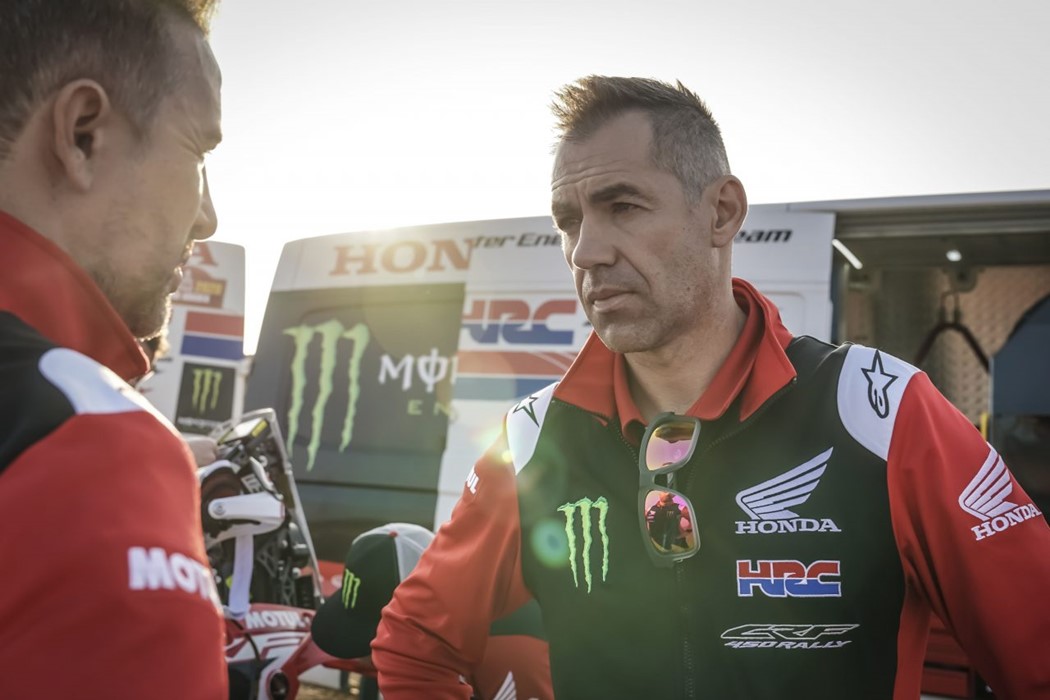 Dakar, Etapa 11, Ruben Faria (Honda): “Dia muito importante para nós numa etapa difícil” thumbnail