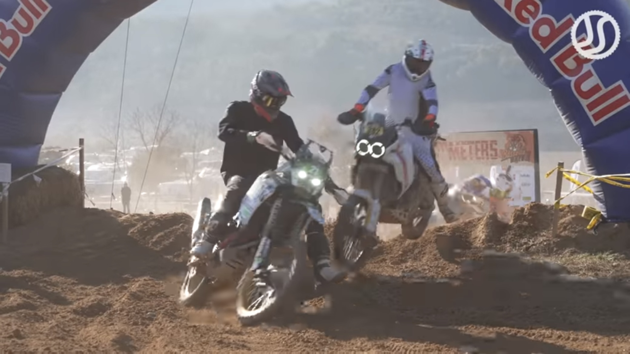 O vídeo mais incrível que eu já vi sobre corridas de motos. 