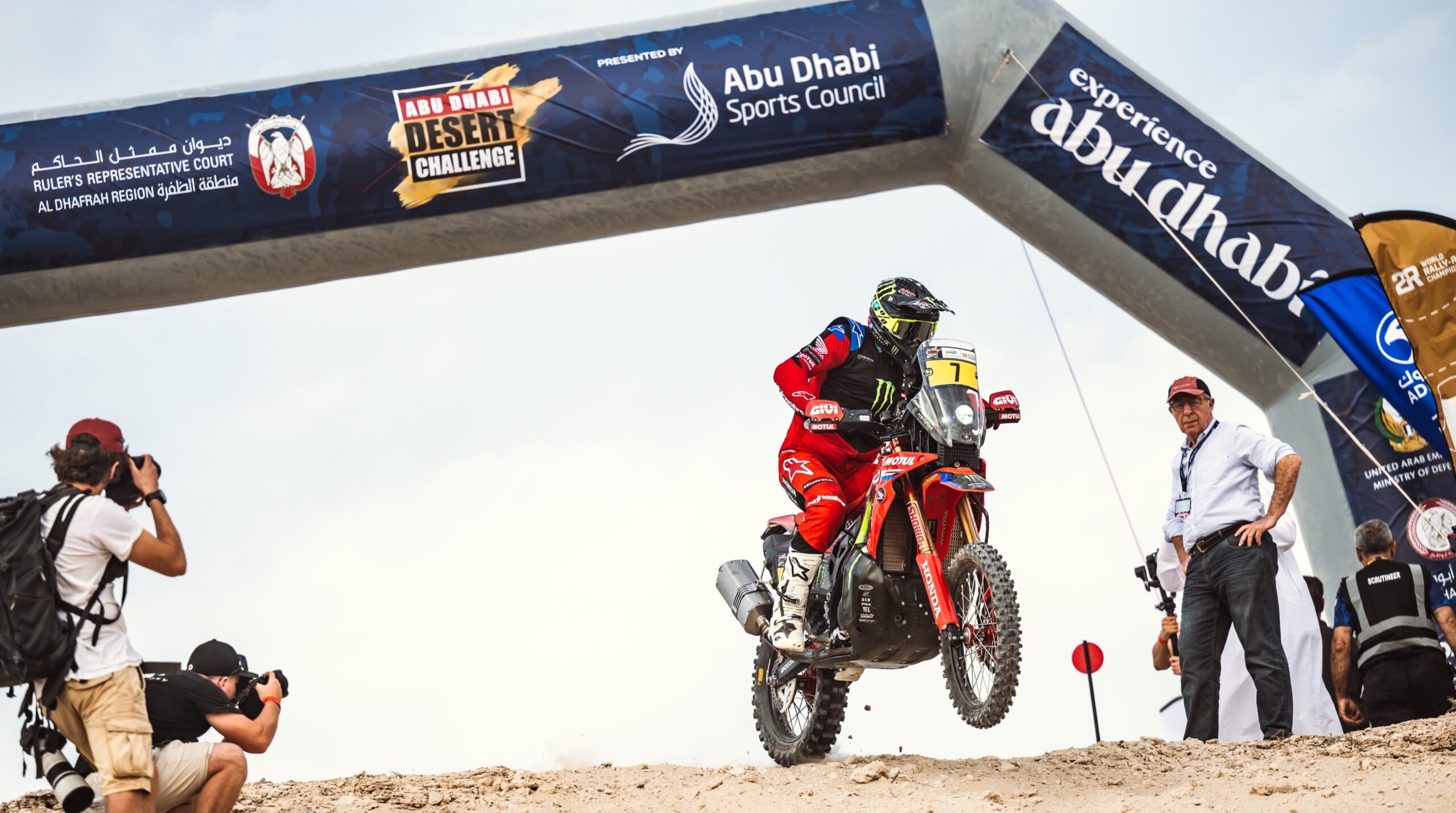 Rally Raid, Abu Dhabi: Pablo Quintanilla vence prólogo, Buhler 7º thumbnail