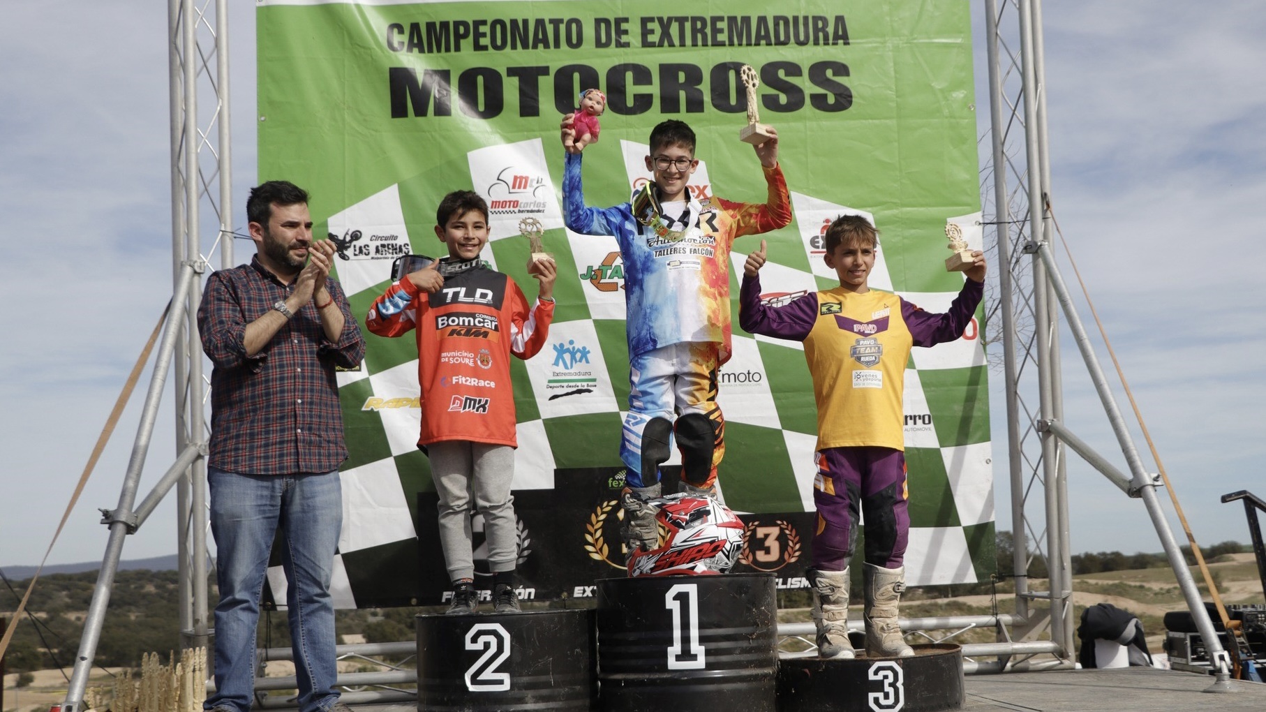 Motocross, Espanha: Gui Gomes perto da vitória no campeonato da Extremadura thumbnail