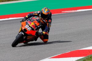 Moto3, Portugal, T2: Daniel Holgado termina primeiro dia na frente thumbnail