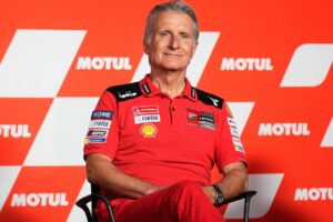 MotoGP: Paolo Ciabatti responde a Rivola: “A Ducati tem muitos pilotos de MotoGP?” thumbnail