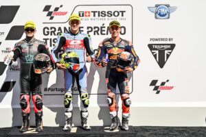 Moto2, Portugal, Grelha: Salac, Canet e Acosta na primeira linha thumbnail