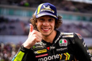 MotoGP, Marco Bezzecchi, 1.º: “Posso finalmente cortar o meu bigode” thumbnail