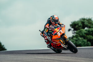 Moto2, Itália, T3: Pedro Acosta domina os treinos antes da qualificação thumbnail