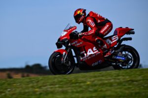 MotoGP, Pol Espargaró: “Médicos pediram-me para esperar mais uns dias” thumbnail