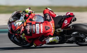 WSBK, Testes Barcelona: Bautista o mais forte, Tropak ‘estica-se’ e cai thumbnail