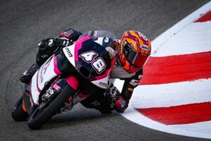 Moto3, Catalunha, Qualificação: Pole position para Ivan Ortolá thumbnail