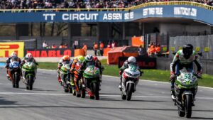 SSP300, Assen, Corrida 1: Petr Svoboda estreia-se a vencer no “caos” thumbnail