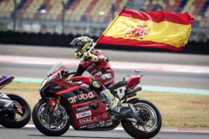 WSBK, Assen: Todos contra Bautista na Catedral thumbnail