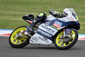 Moto3, França, T1: Ayumu Sasaki com o melhor tempo na primeira sessão thumbnail