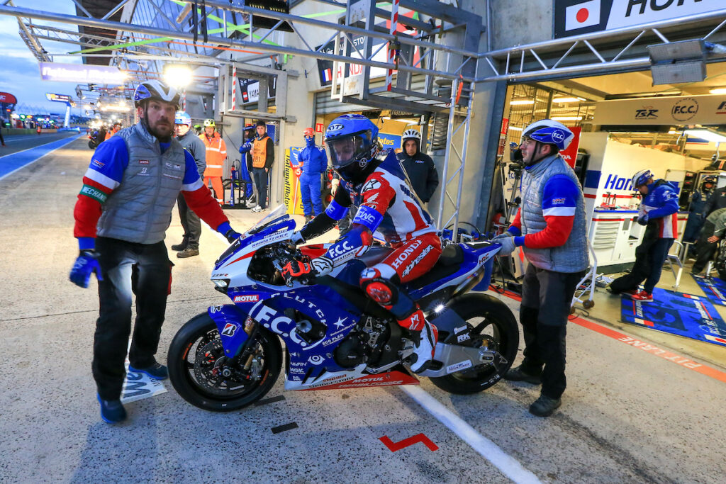 24H Le Mans Moto – Ao fim de 8 horas de corrida a Honda #1 da F.C.C. mantém  a liderança - MotoSport