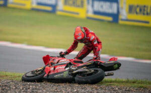 MotoGP, Francesco Bagnaia, 16º.: “Não entendo a minha queda” thumbnail