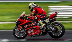 WSBK, Teste Misano: Bautista excelente, Razgatlioglu satisfeito, Sykes surpreendente thumbnail