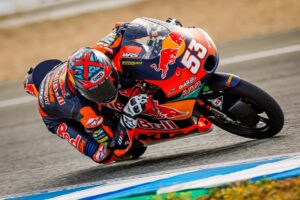 Moto3, Itália, Q2: Pole position dominante de Deniz Öncü thumbnail