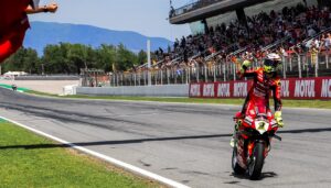 WSBK, Barcelona, Corrida 1: Bautista demolidor humilha Toprak e Rea thumbnail