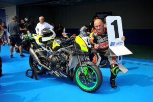 Fred Bottoglieri em Triumph Street Triple 765 arrasa no Circuito de Jerez com duas vitórias à Geral na Ronda 2 do Troféu Naked Bikes thumbnail