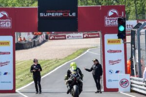 BSB, Vídeo: A espetacular volta da pole de Kyle Ryde em Donington Park thumbnail