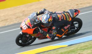 Moto3, França, Corrida: Dani Holgado vence e alarga vantagem no campeonato thumbnail