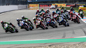 WSBK, 2023: Superbike regressa à ação em Barcelona thumbnail