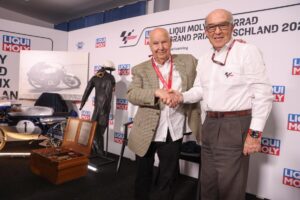 MotoGP, Hans-Georg Anscheidt entra no Hall of Fame do MotoGP thumbnail