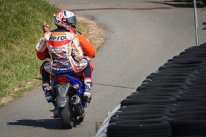 MotoGP, Marc Márquez desiste do Grande Prémio da Alemanha thumbnail