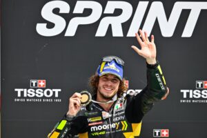 MotoGP, Marco Bezzecchi (1.º): “Todos me diziam que ia ganhar de certeza” thumbnail