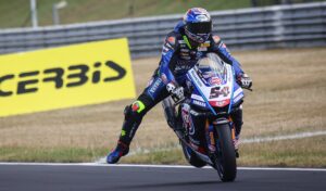 WSBK, República Checa, TL2: Razgatlioglu (Yamaha) fecha o primeiro dia na frente thumbnail