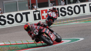 WSBK, Imola, TL2: Rinaldi e a Ducati dominam primeiro dia thumbnail