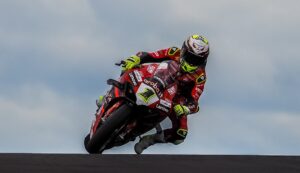 WSBK, Donington: Vitória histórica de Bautista por terras inglesas thumbnail